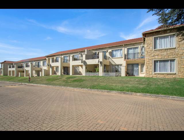 1 BEDROOM STUDIO APARTMENT TO LET IN NORTH RIDING AH